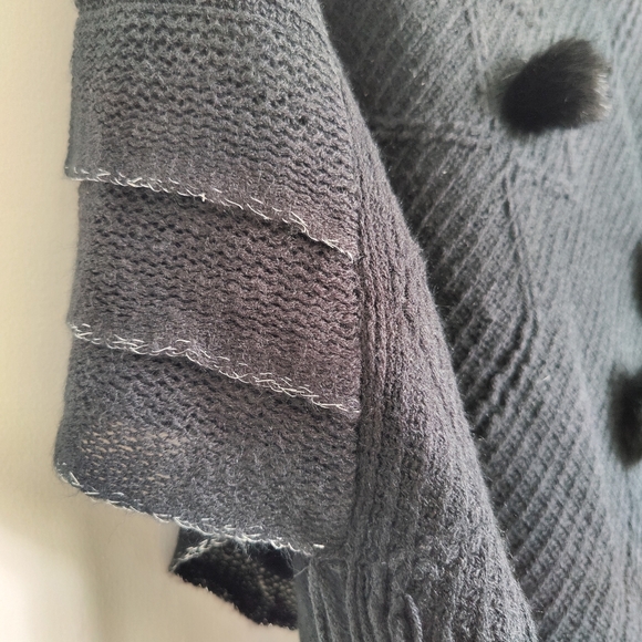 Cherie Bliss | 🖤 | Small / Medium | Women's poncho - Picture 6 of 10